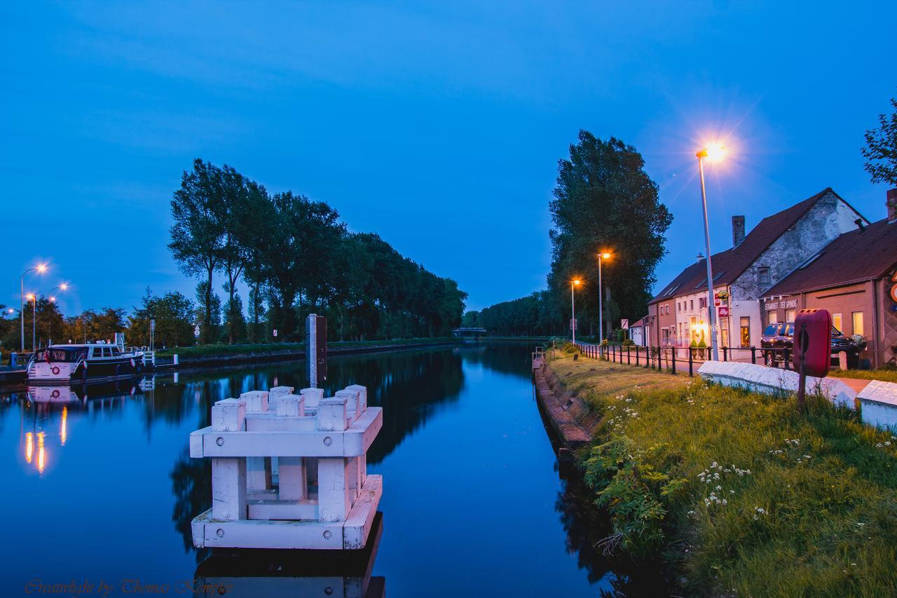 B&B Ter Brugge Stalhille Buitenkant foto
